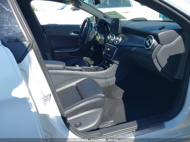 Mercedes-Benz CLA 250 2018 WDDSJ4EB4JN668224 Image 5