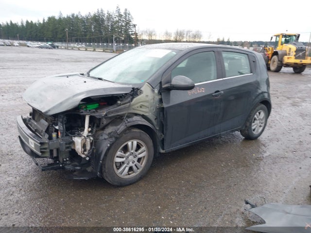 Chevrolet Sonic Lt Auto 2016 1G1JC6SG5G4146253 Image 2
