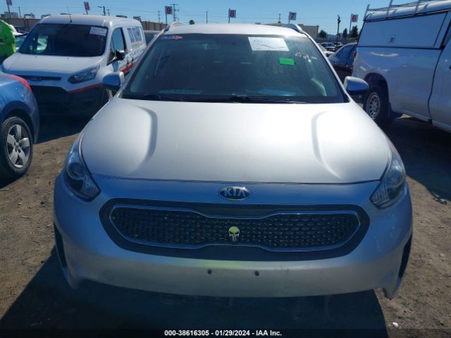 KNDCB3LC6K5243641 KIA NIRO LX
