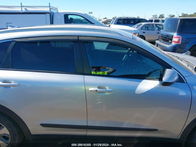 KNDCB3LC6K5243641 KIA NIRO LX