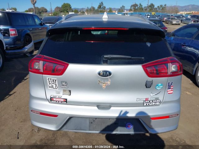 KNDCB3LC6K5243641 KIA NIRO LX