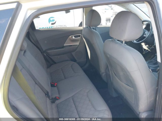 KNDCB3LC6K5243641 KIA NIRO LX