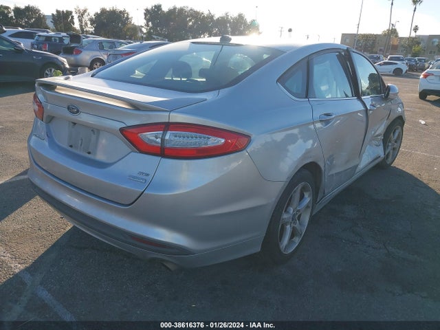3FA6P0HD1GR124386 Ford FUSION SE