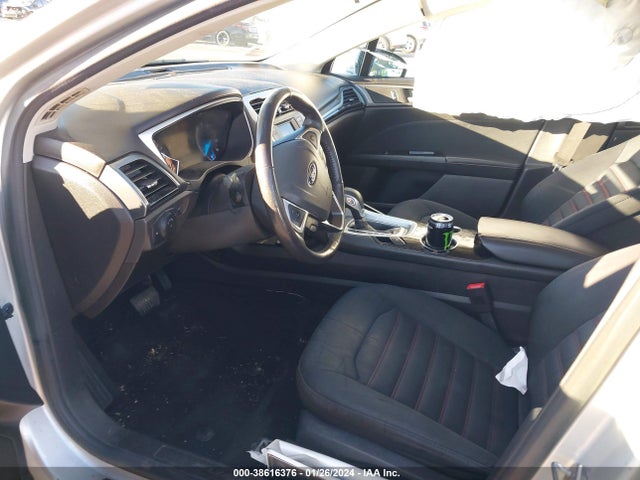 3FA6P0HD1GR124386 Ford FUSION SE