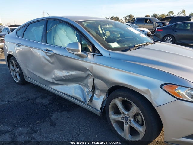3FA6P0HD1GR124386 Ford FUSION SE
