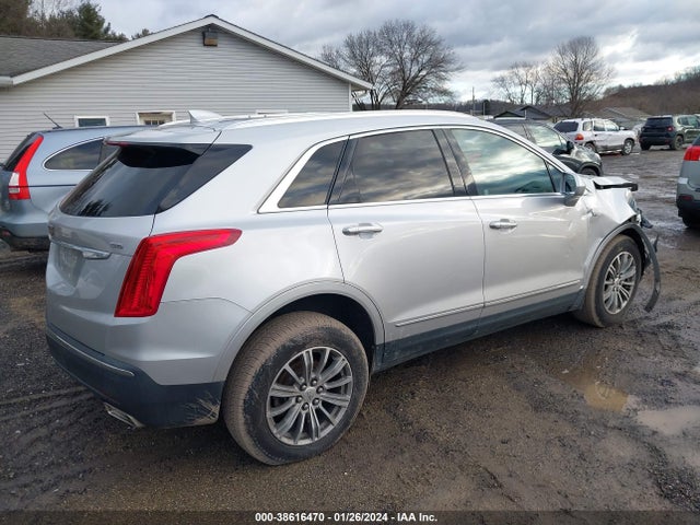 1GYKNDRS8HZ182957 Cadillac XT5 LUXURY