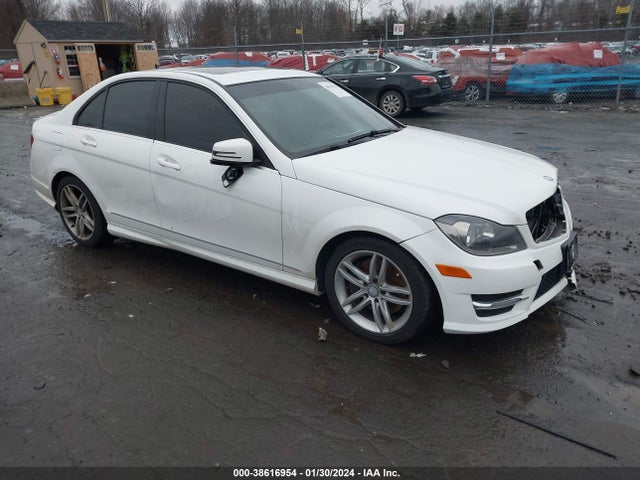 2014 MERCEDES-BENZ C 300 LUXURY 4MATIC/SPORT 4MATIC VIN: WDDGF8AB4EG238191