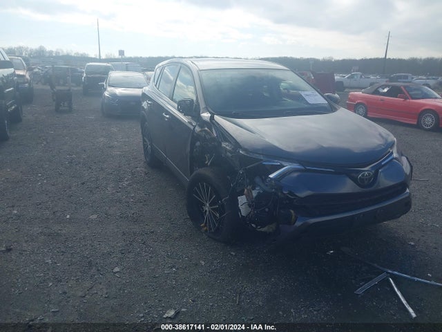 Toyota RAV4 LE 2018 JTMBFREV6JJ213854 Image 1