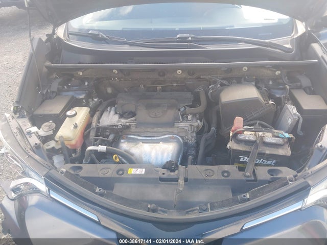 Toyota RAV4 LE 2018 JTMBFREV6JJ213854 Image 10