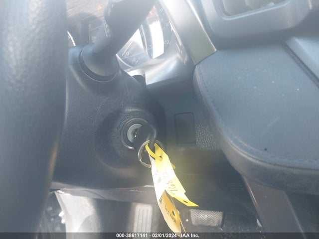 Toyota RAV4 LE 2018 JTMBFREV6JJ213854 Image 11