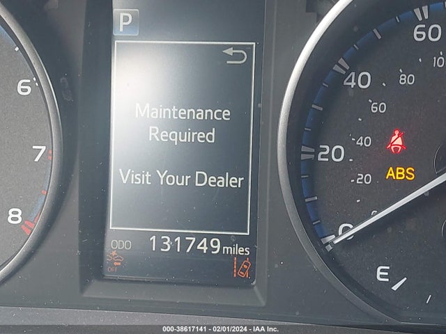 Toyota RAV4 LE 2018 JTMBFREV6JJ213854 Image 15