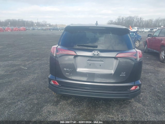Toyota RAV4 LE 2018 JTMBFREV6JJ213854 Image 16