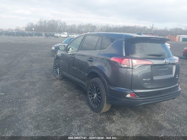 Toyota RAV4 LE 2018 JTMBFREV6JJ213854 Image 3