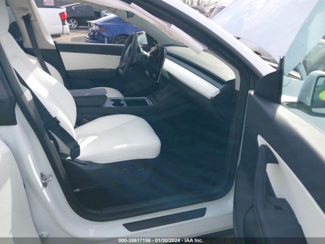 5YJYGDED0MF163000 Tesla Model Y Standard Range Rear-wheel Drive
