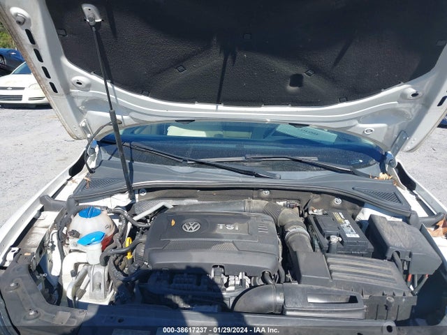 1VWBS7A3XFC041700 Volkswagen Passat 1.8t Se