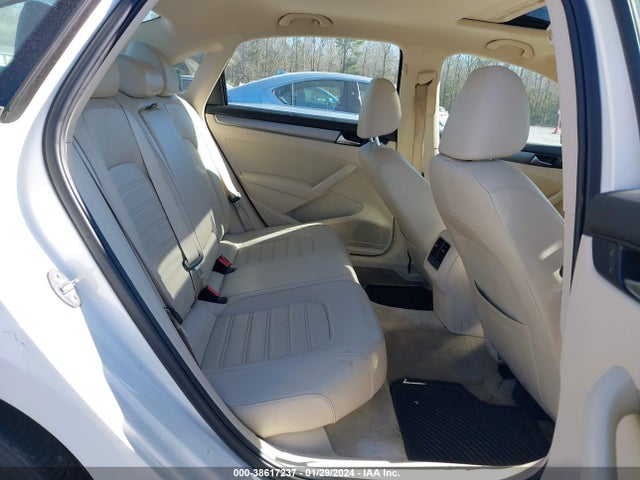 1VWBS7A3XFC041700 Volkswagen Passat 1.8t Se