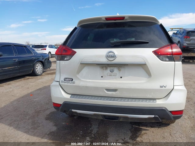 Nissan ROGUE SV 2018 5N1AT2MT0JC812549 Image 16