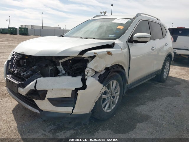 Nissan ROGUE SV 2018 5N1AT2MT0JC812549 Image 2