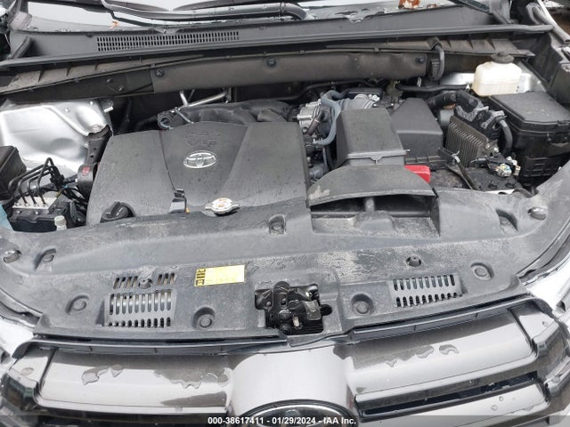 2018 TOYOTA HIGHLANDER SE VIN: 5TDJZRFH1JS541715