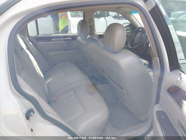 2007 LINCOLN TOWN CAR SIGNATURE VIN: 1LNHM81V87Y616651