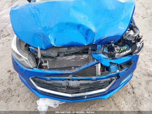Chevrolet Cruze Lt Auto 2018 1G1BE5SM3J7103910 Image 10