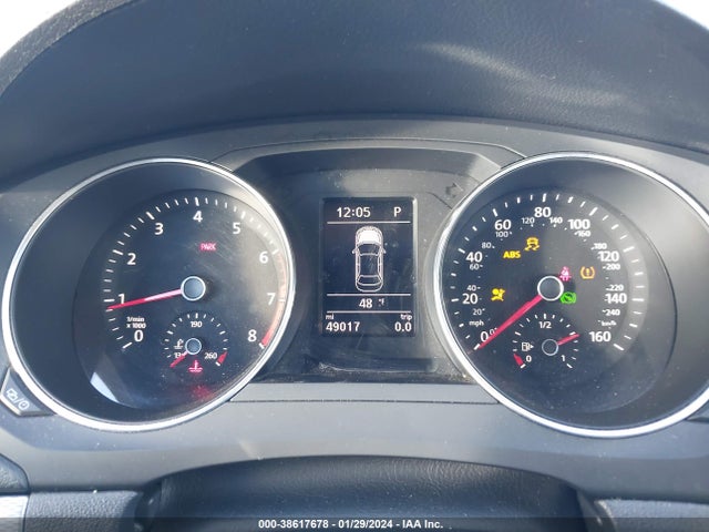 3VWDB7AJ7JM228827 Volkswagen Jetta 1.4t Se/1.4t Wolfsburg Edition