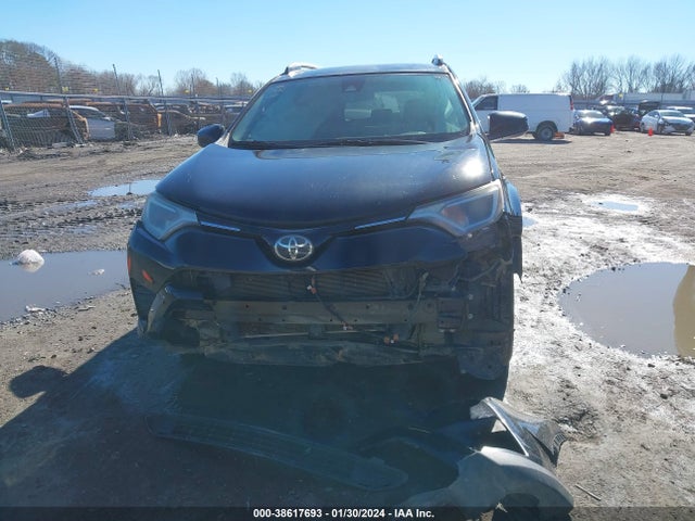 Toyota RAV4 LE 2017 2T3ZFREV4HW327605 Image 12