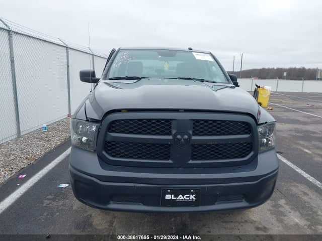 3C6RR7KGXMG670566 RAM 1500 Classic Tradesman  4x4 5'7 Box