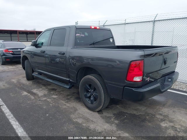 3C6RR7KGXMG670566 RAM 1500 Classic Tradesman  4x4 5'7 Box
