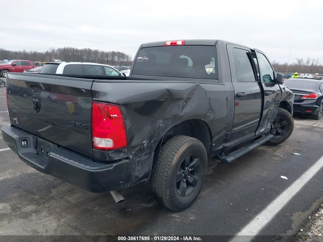 3C6RR7KGXMG670566 RAM 1500 Classic Tradesman  4x4 5'7 Box