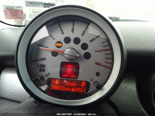 2010 MINI COOPER S WMWMF7C55ATW89563 Photo 6