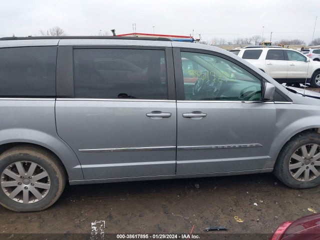 Продажа на аукционе авто 2015 Chrysler Town & Country Touring, vin: 2C4RC1BG1FR595731, номер лота: 38617895
