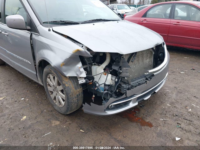 Продажа на аукционе авто 2015 Chrysler Town & Country Touring, vin: 2C4RC1BG1FR595731, номер лота: 38617895