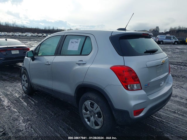 Chevrolet TRAX LS 2018 KL7CJKSB6JB613151 Image 3