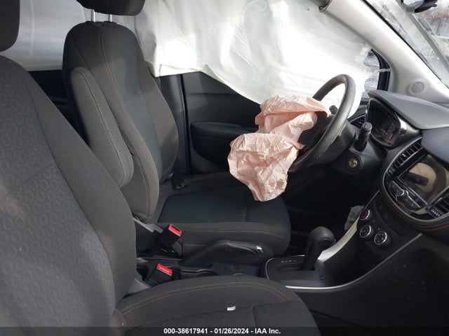 Chevrolet TRAX LS 2018 KL7CJKSB6JB613151 Image 5