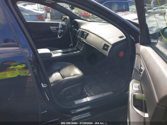 SAJWJ0FF2F8U71100 Jaguar Xf 3.0 Portfolio/3.0 Sport