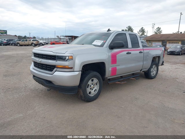 Chevrolet Silverado 1500 Custom 2018 1GCVKPEC8JZ323866 Image 2