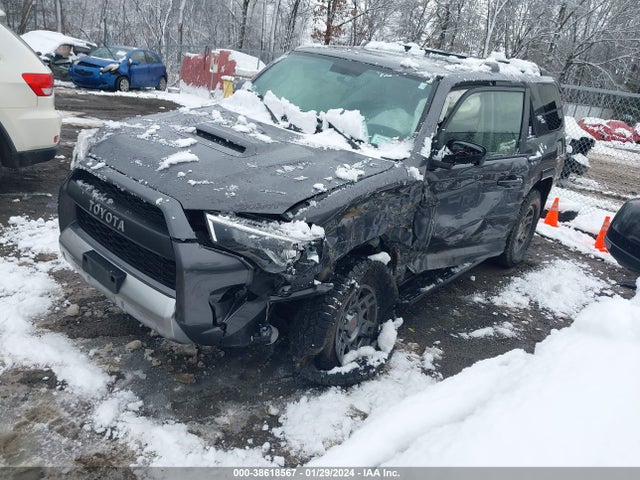 Toyota 4runner Trd Off Road 2018 JTEBU5JR9J5529437 Image 2