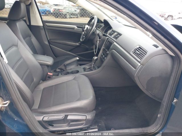 1VWAA7A38JC027849 Volkswagen PASSAT