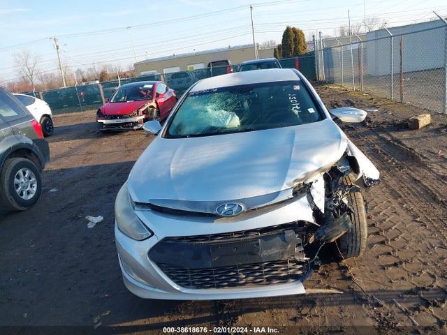Hyundai SONATA HYBRID 2015 KMHEC4A43FA121058 Image 12