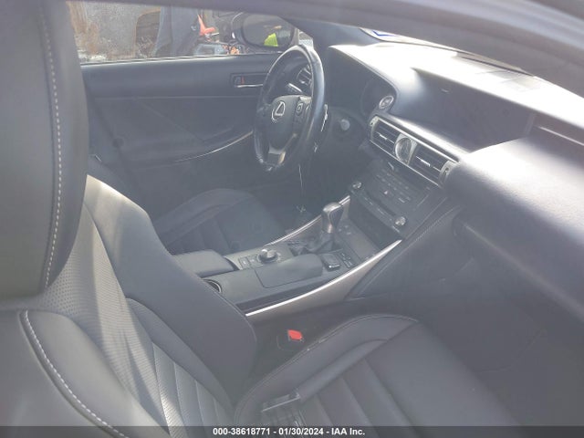 Lexus IS 200T 2016 JTHBA1D25G5011689 Image 5