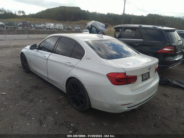 BMW 330e Iperformance 2017 WBA8E1C36HA158989 Image 3