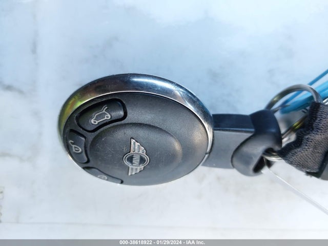 2011 MINI COOPER WMWSU3C56BT097483 Photo 10