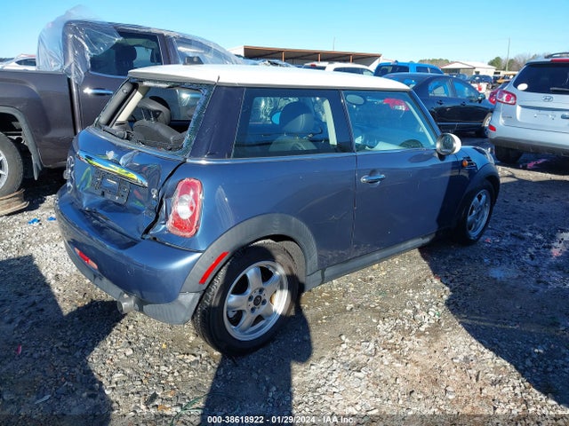 2011 MINI COOPER WMWSU3C56BT097483 Photo 3