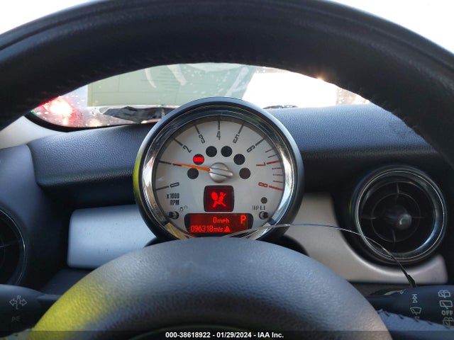 2011 MINI COOPER WMWSU3C56BT097483 Photo 6