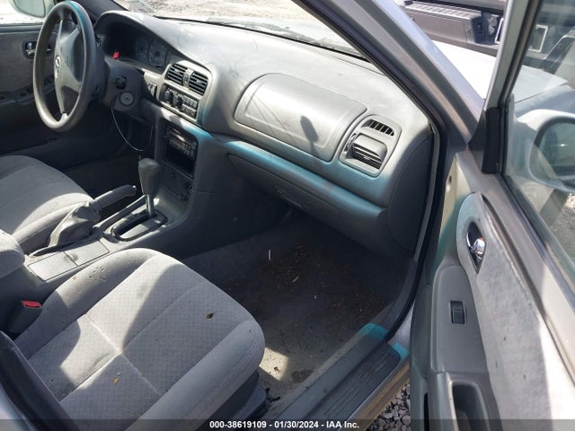 2000 MAZDA 626 ES/LX VIN: 1YVGF22C3Y5144697