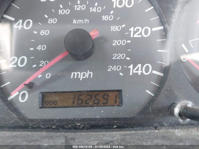2000 MAZDA 626 ES/LX VIN: 1YVGF22C3Y5144697