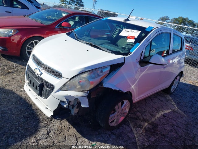 Chevrolet Spark 1lt Auto 2014 KL8CD6S99EC542034 Image 2