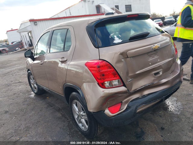 Chevrolet TRAX LS 2018 3GNCJKSB3JL313916 Image 3