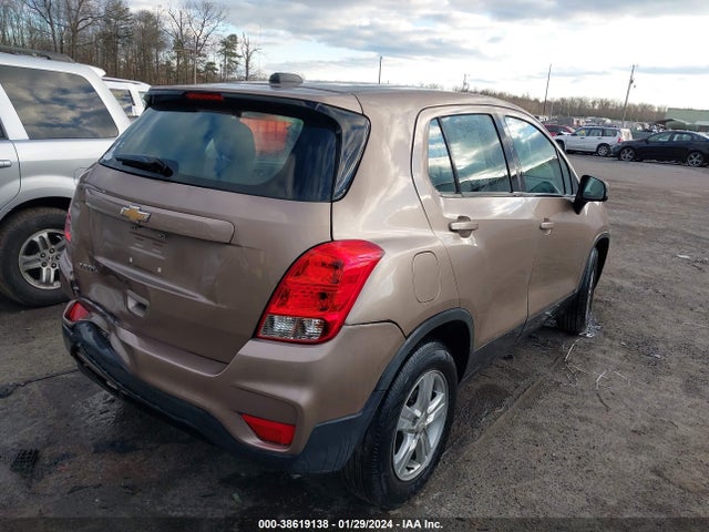 Chevrolet TRAX LS 2018 3GNCJKSB3JL313916 Image 4